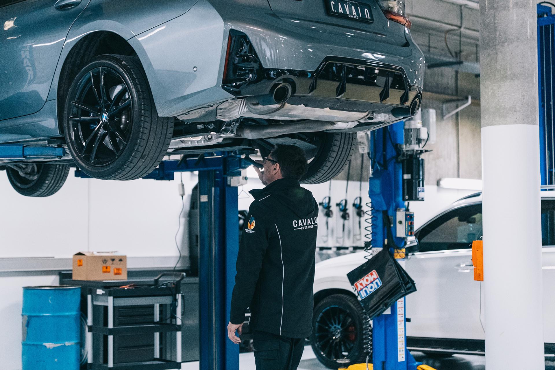 Mechanic-In-Cavalo-Service-Department-3