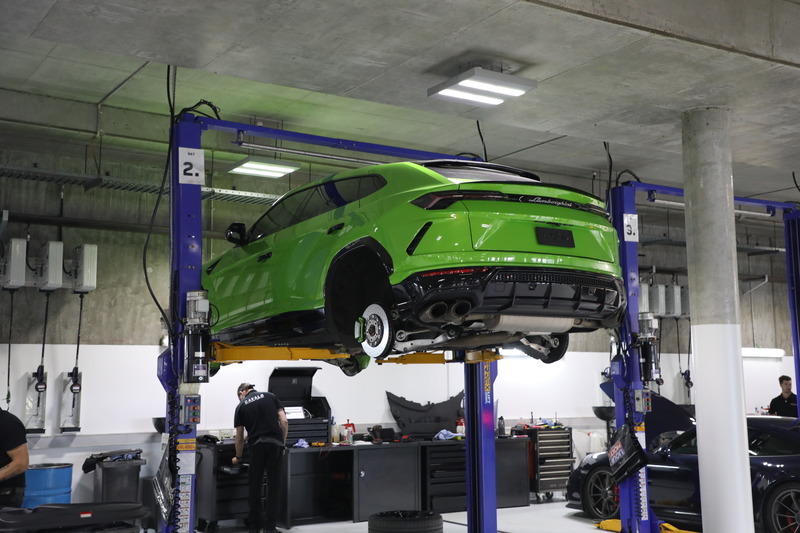 Lamborghini in Cavalo Service Department Workshop